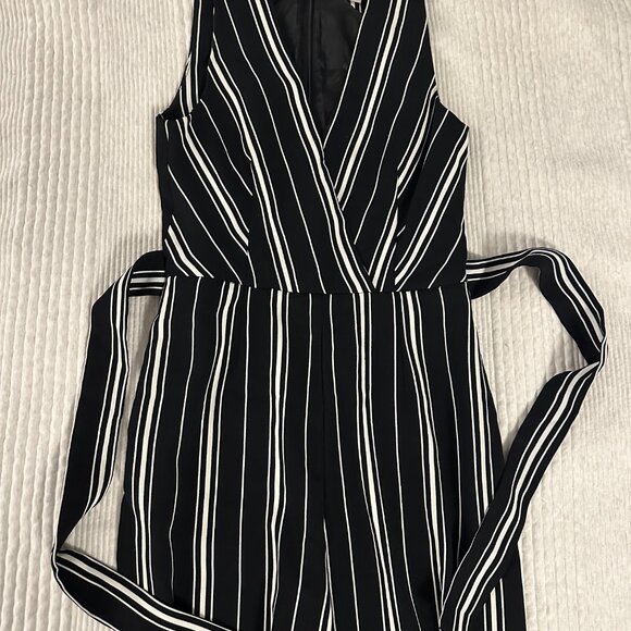 H&M B&W Striped Cropped Jumpsuit (with pockets) - Picture 4 of 5